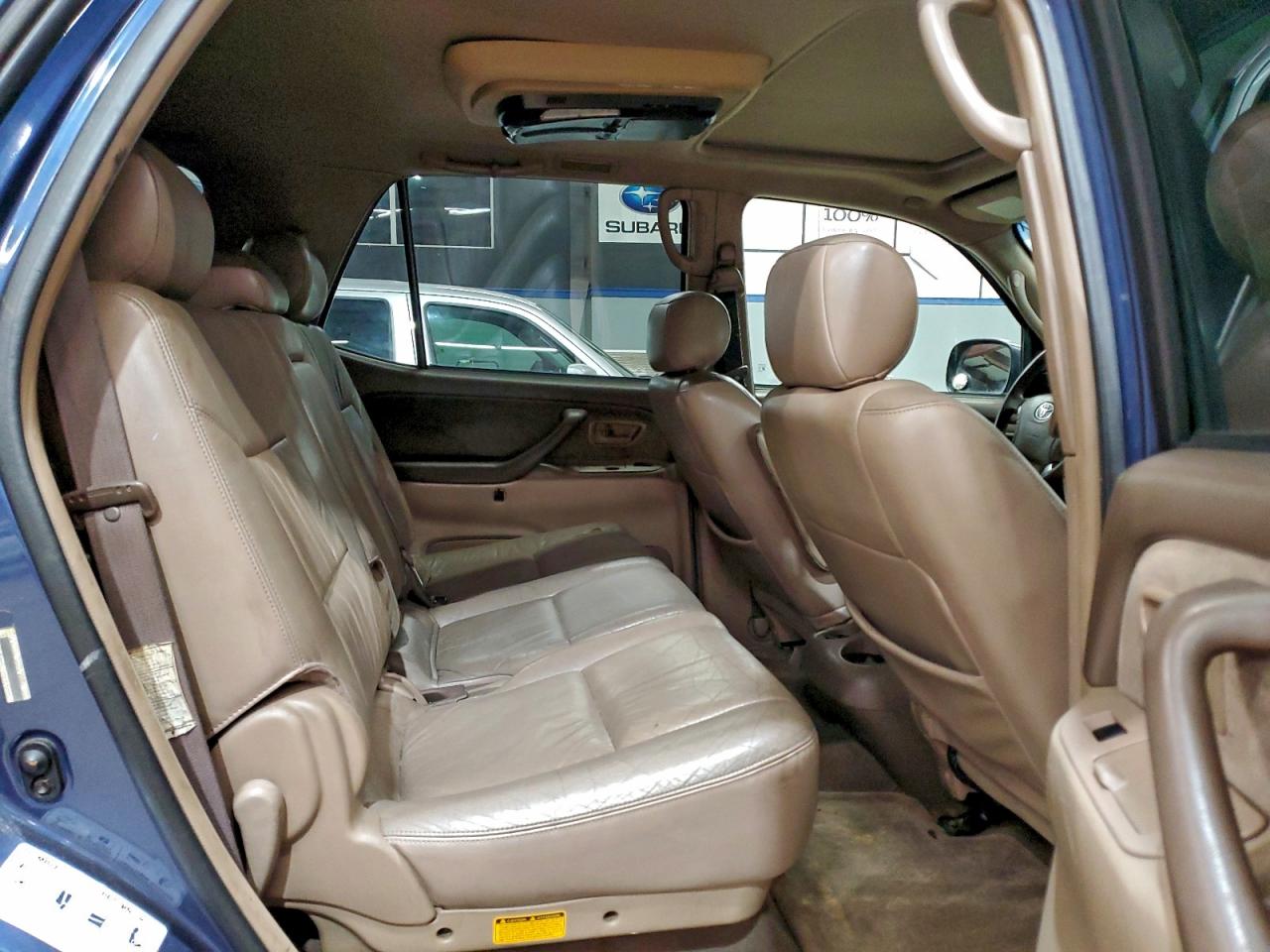 2004 TOYOTA SEQUOIA SR5 photo 11
