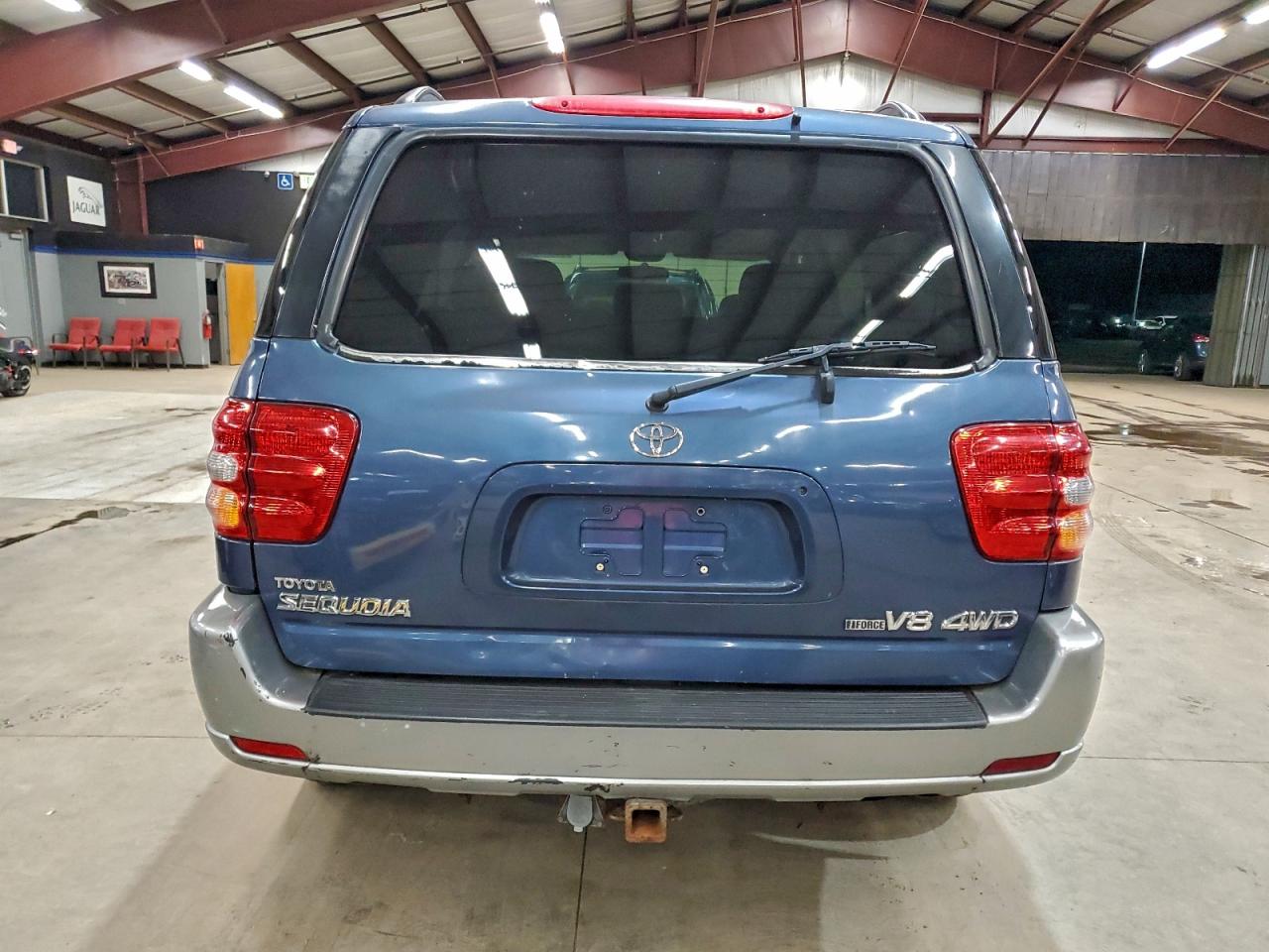 2004 TOYOTA SEQUOIA SR5 photo 6