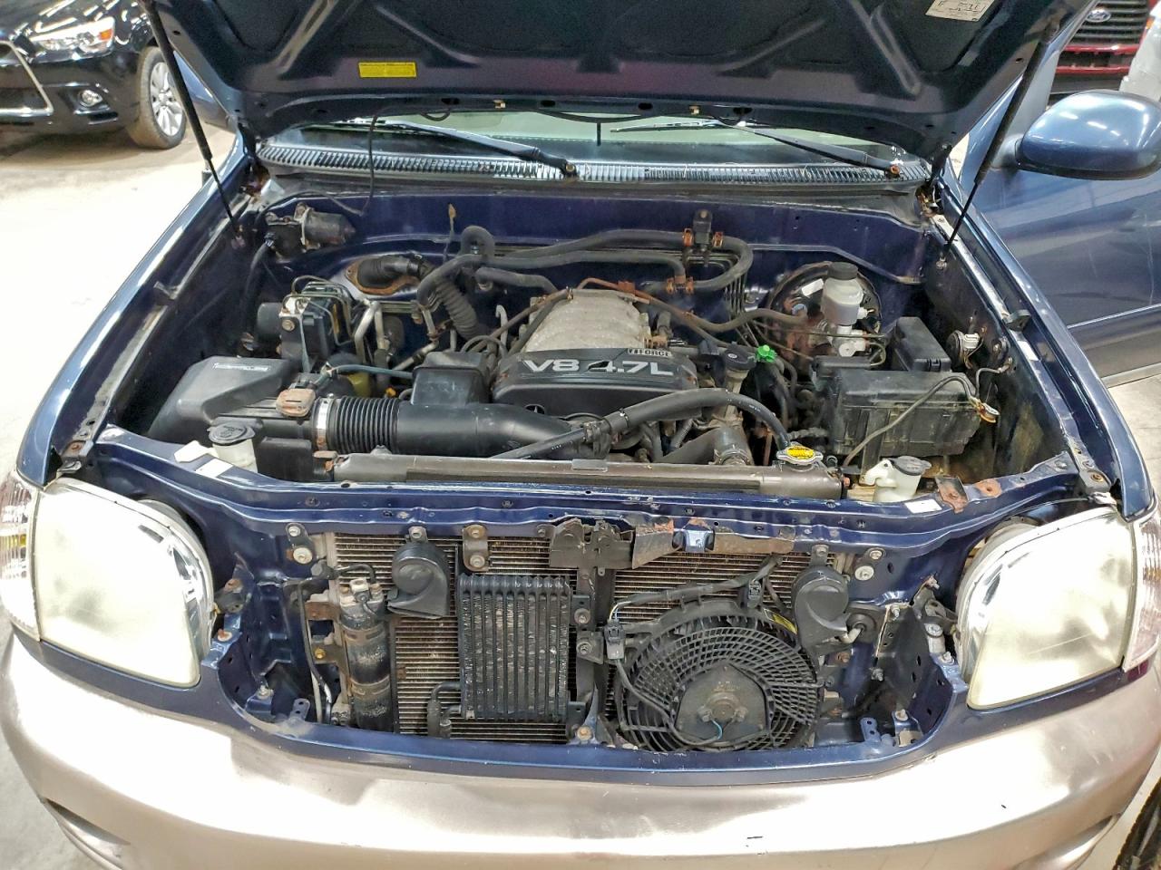2004 TOYOTA SEQUOIA SR5 photo 12