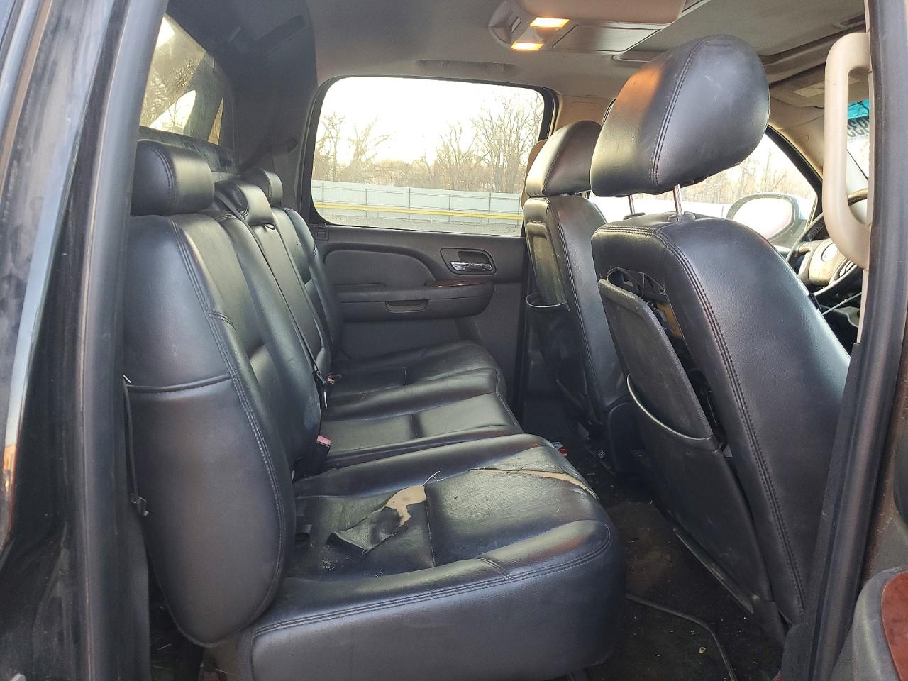 2010 CHEVROLET AVALANCHE LTZ photo 10