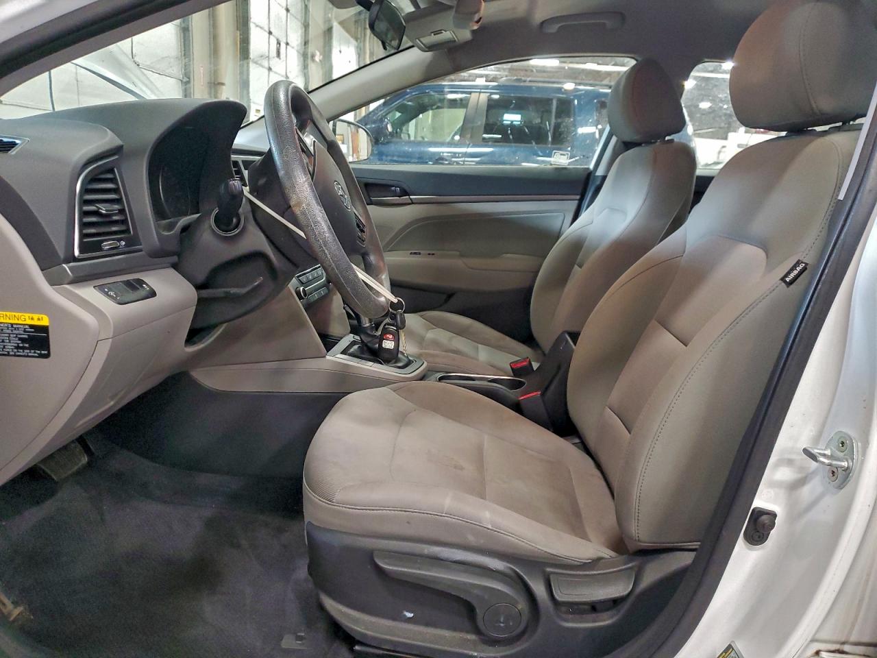 2017 HYUNDAI ELANTRA SE photo 13
