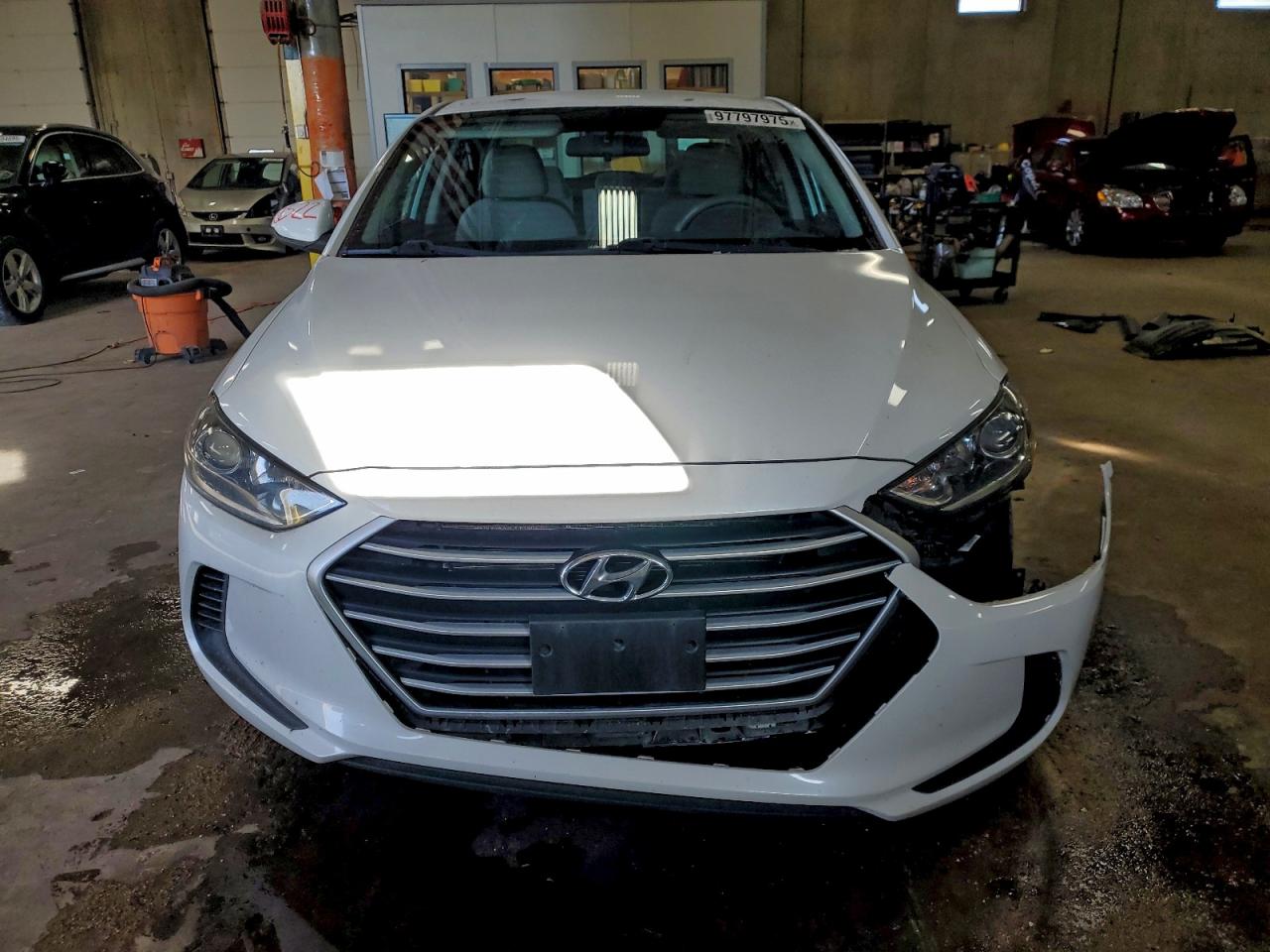 2017 HYUNDAI ELANTRA SE photo 9