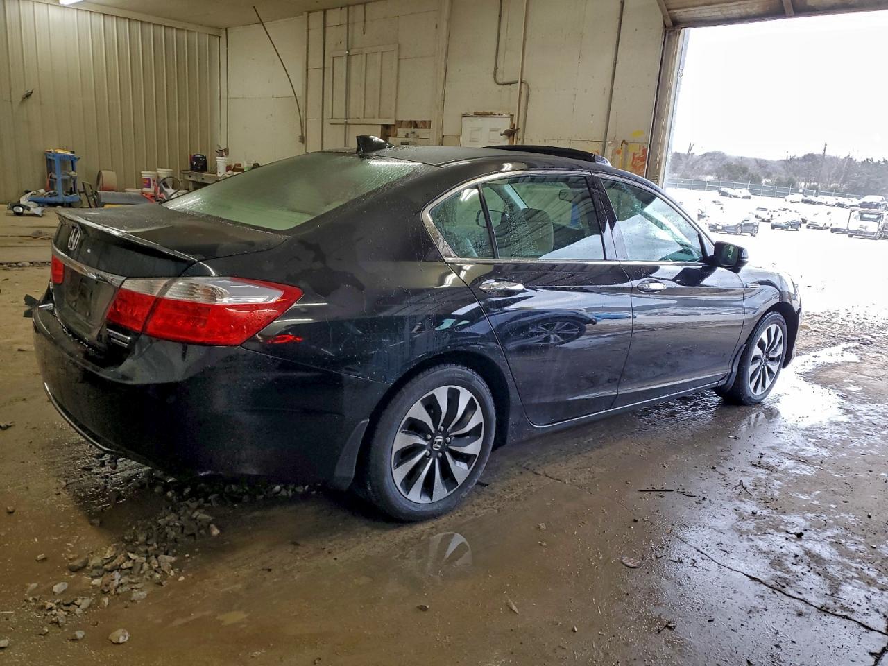 2015 HONDA ACCORD TOURING HYBRID photo 3