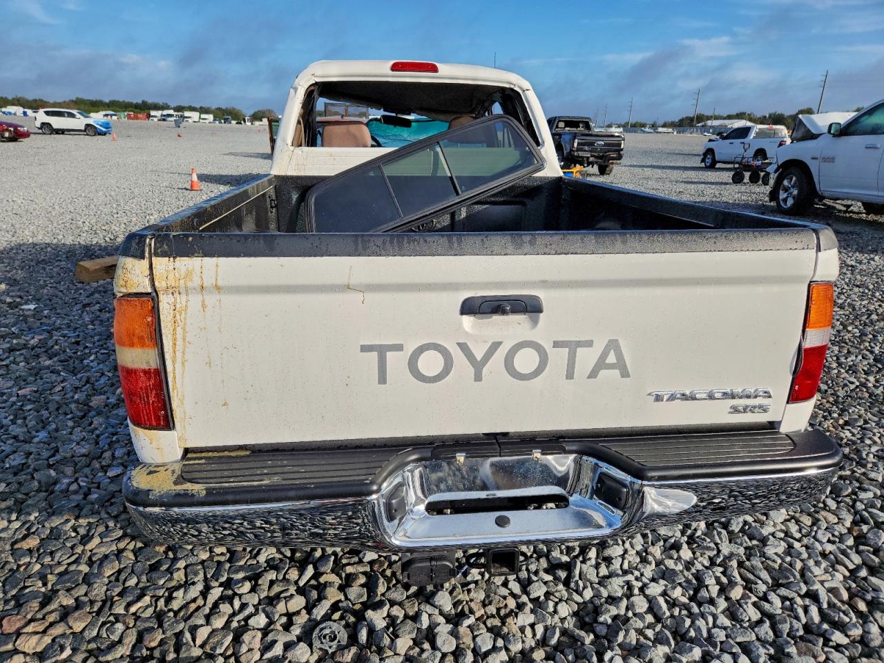 1999 TOYOTA TACOMA XTRACAB photo 6