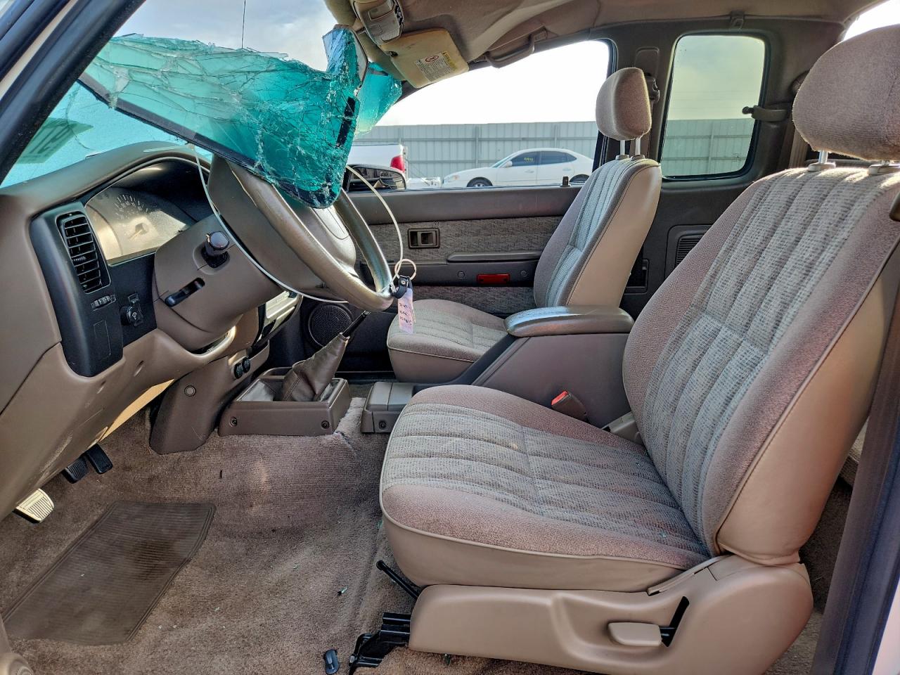 1999 TOYOTA TACOMA XTRACAB photo 7