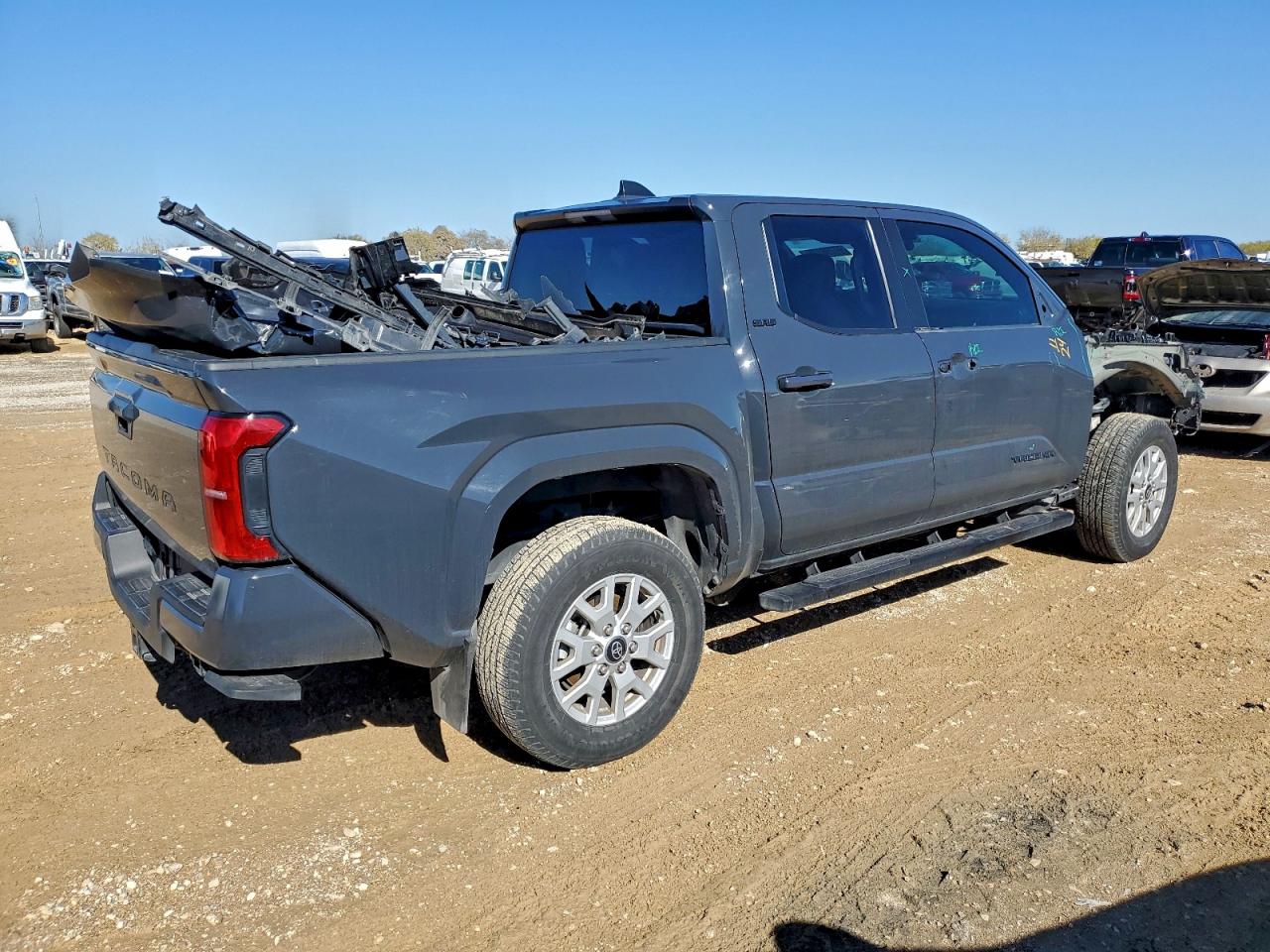 2024 TOYOTA TACOMA DOUBLE CAB photo 3