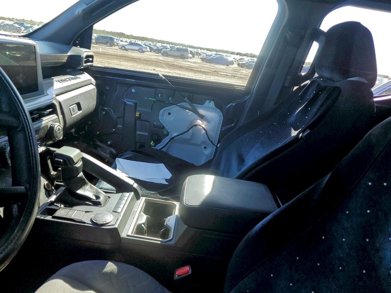 2024 TOYOTA TACOMA DOUBLE CAB photo 8