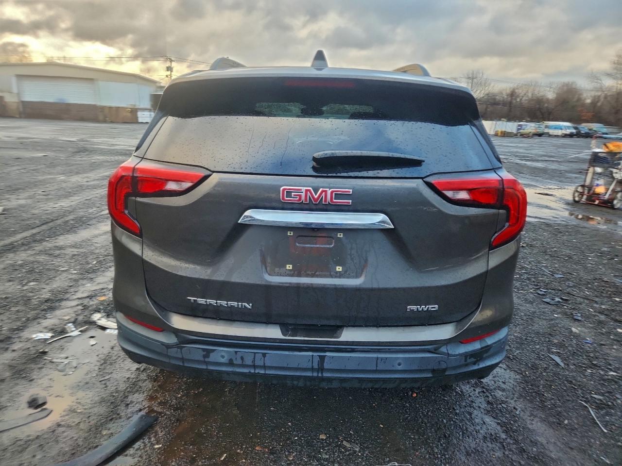 2019 GMC TERRAIN SLE photo 11