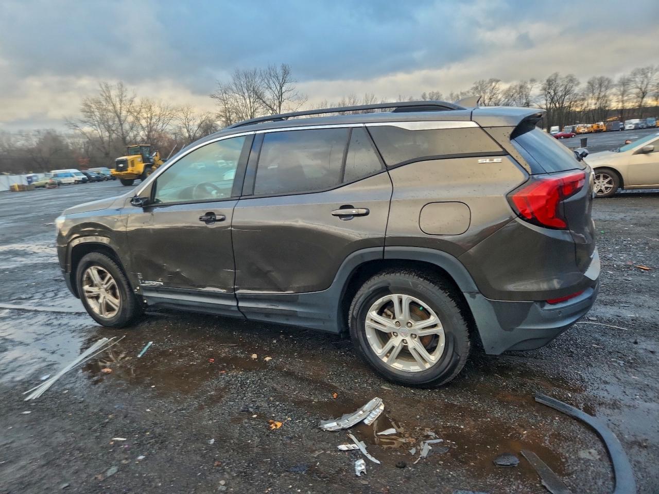 2019 GMC TERRAIN SLE photo 3