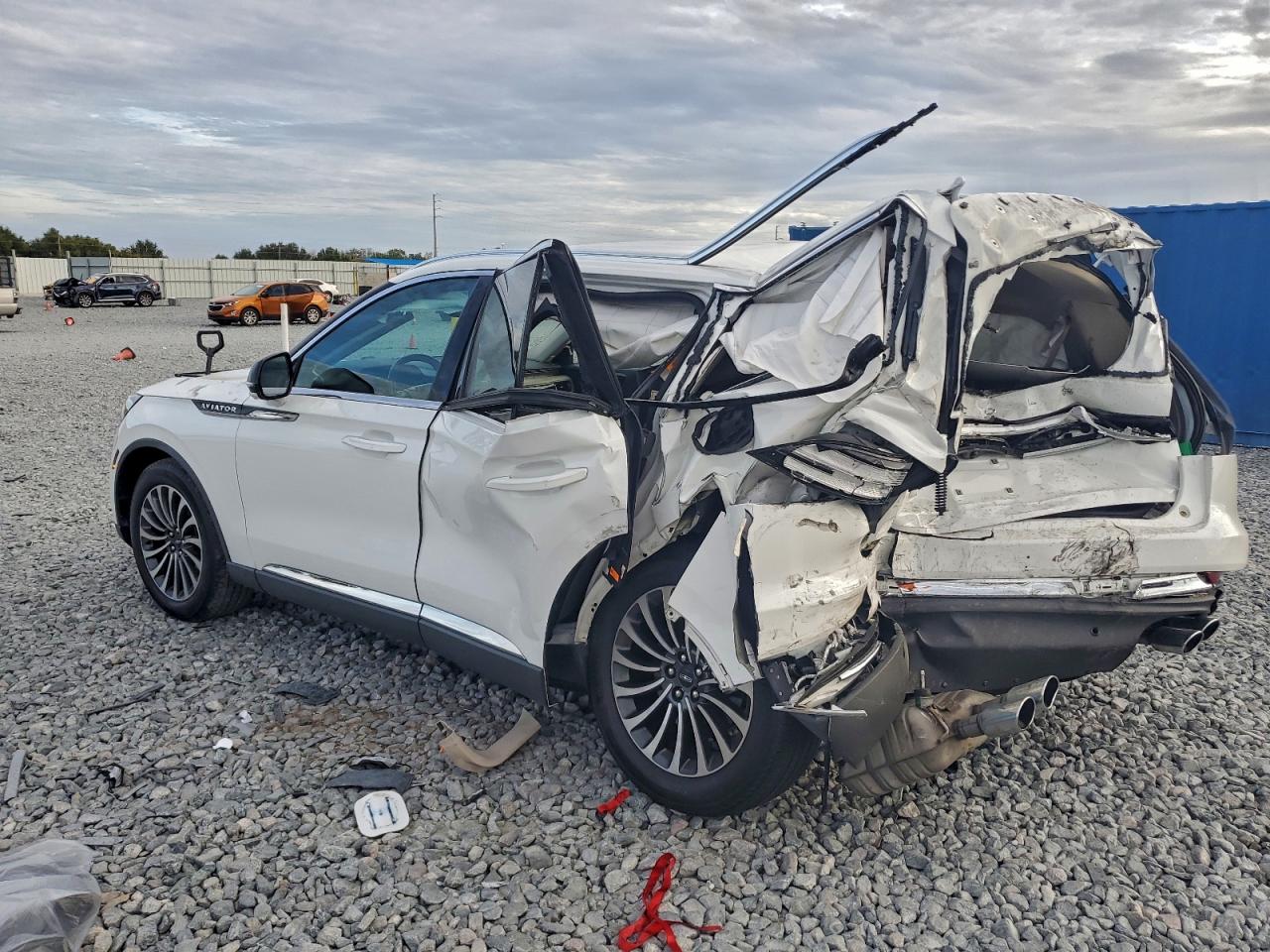 2020 LINCOLN AVIATOR RESERVE photo 2