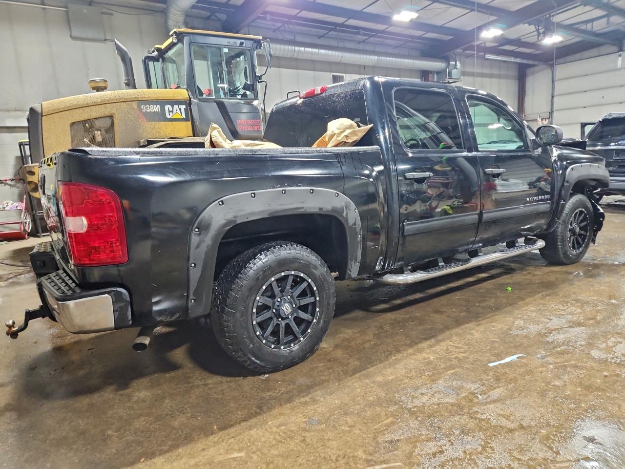 2010 CHEVROLET SILVERADO K1500 LT photo 3
