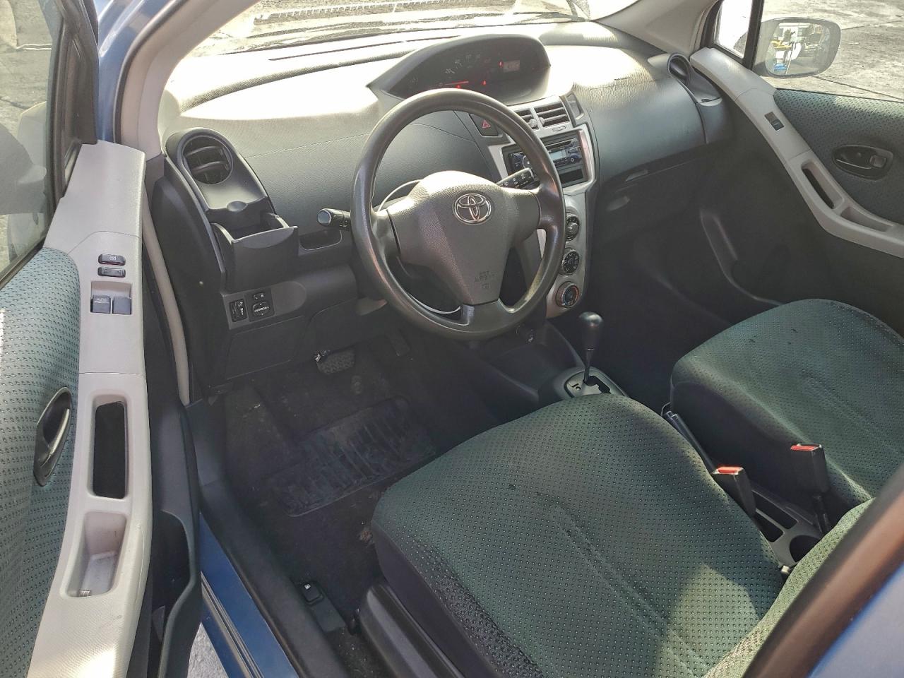 2008 TOYOTA YARIS photo 8