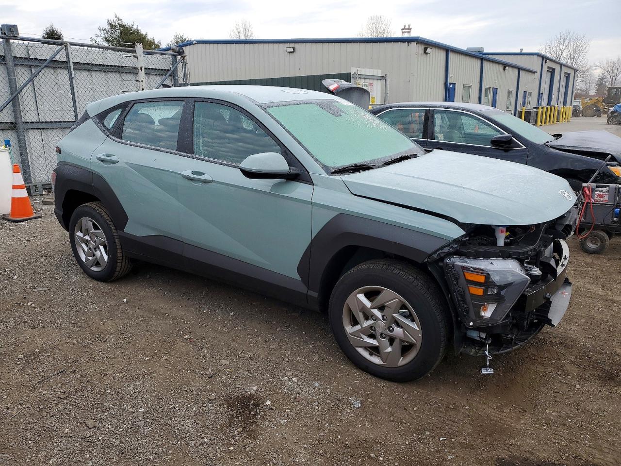 2025 HYUNDAI KONA SE photo 4