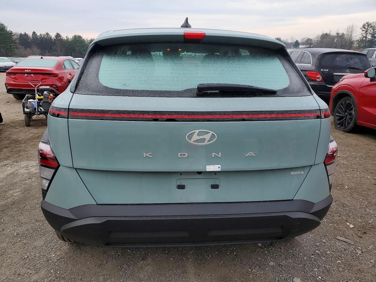 2025 HYUNDAI KONA SE photo 6