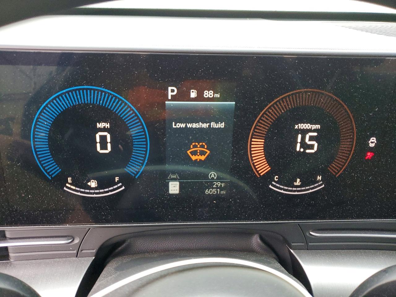 2025 HYUNDAI KONA SE photo 9
