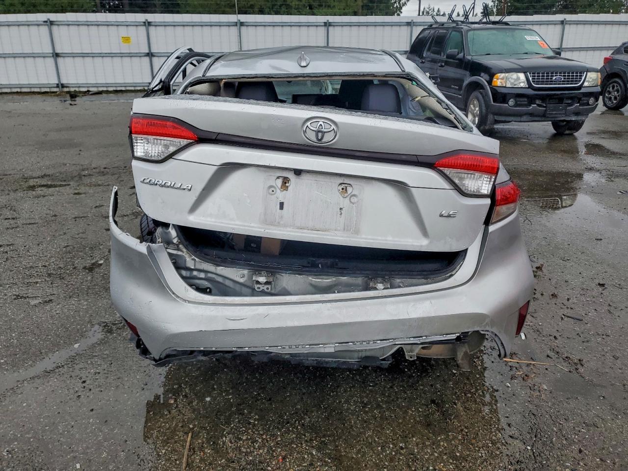 2022 TOYOTA COROLLA LE photo 6