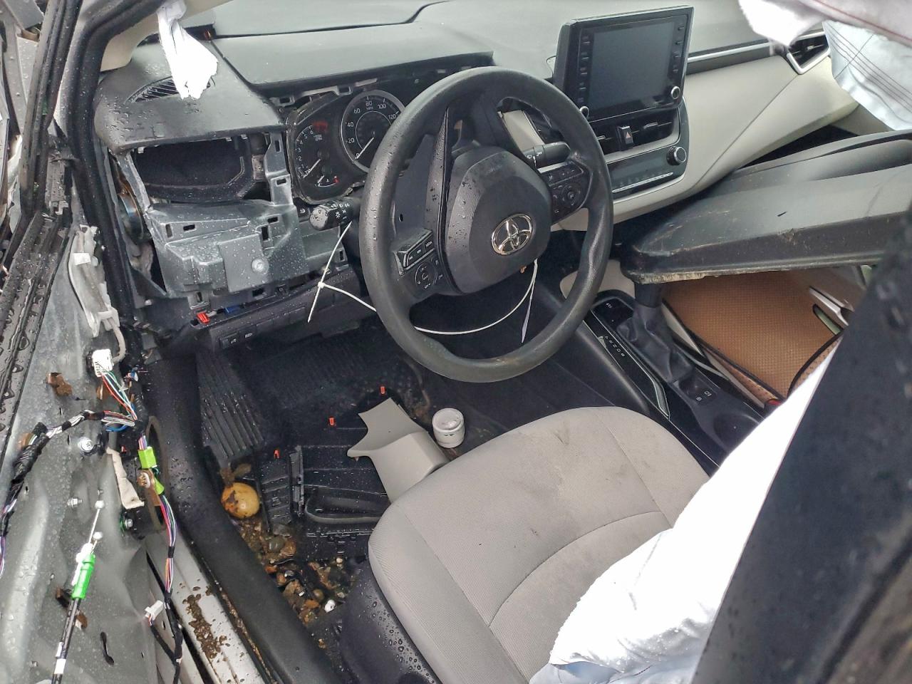 2022 TOYOTA COROLLA LE photo 8