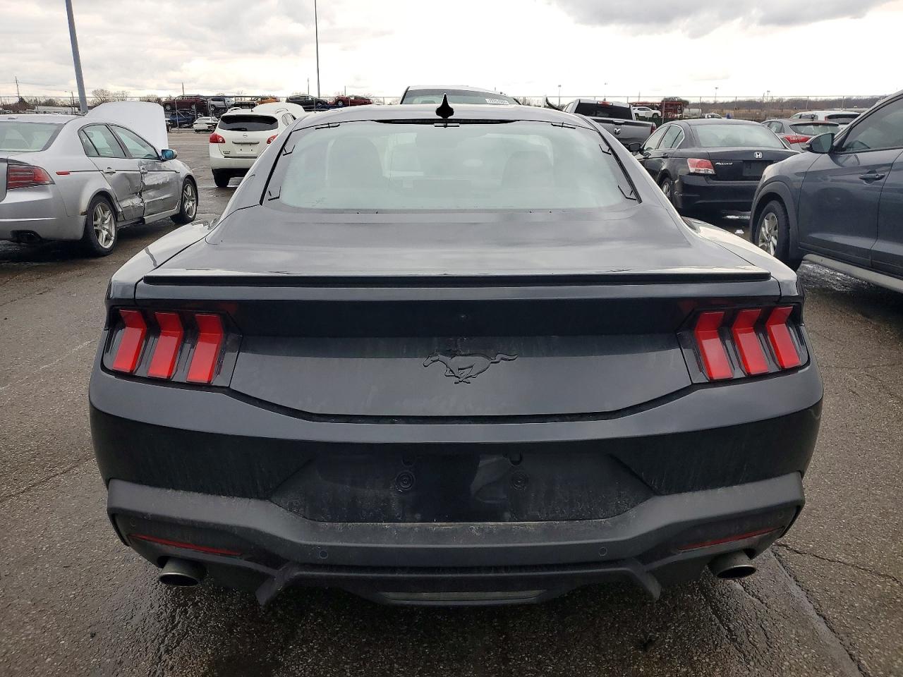 2024 FORD MUSTANG photo 6