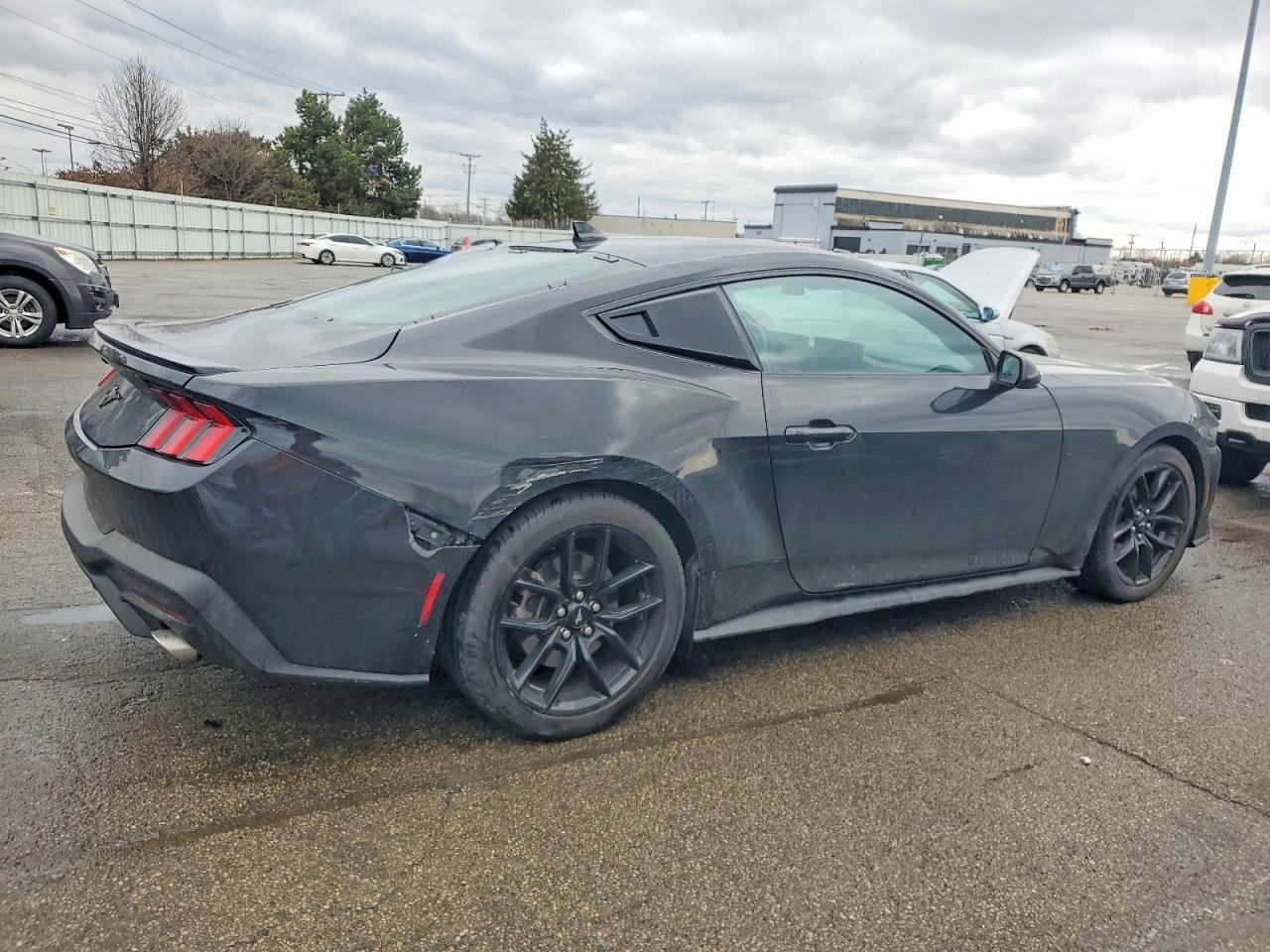 2024 FORD MUSTANG photo 3