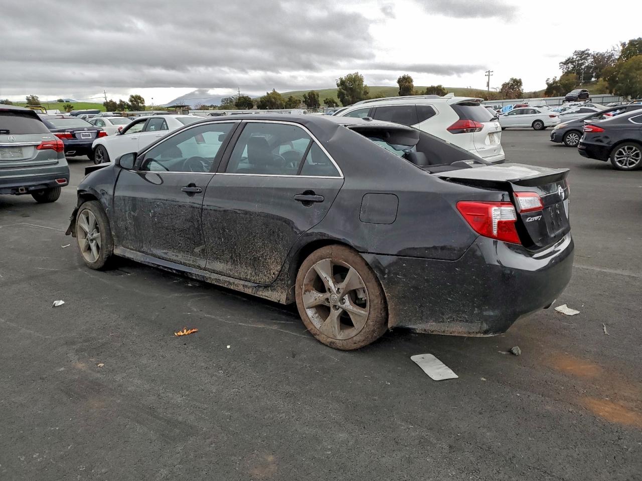 2012 TOYOTA CAMRY SE photo 2