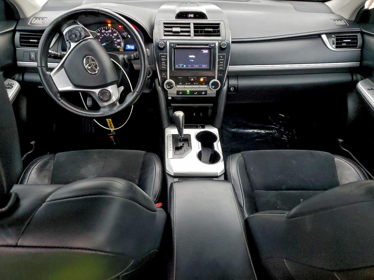 2012 TOYOTA CAMRY SE photo 8