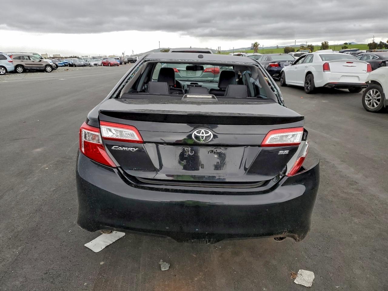 2012 TOYOTA CAMRY SE photo 6