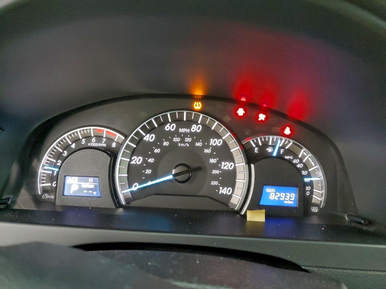 2012 TOYOTA CAMRY SE photo 9