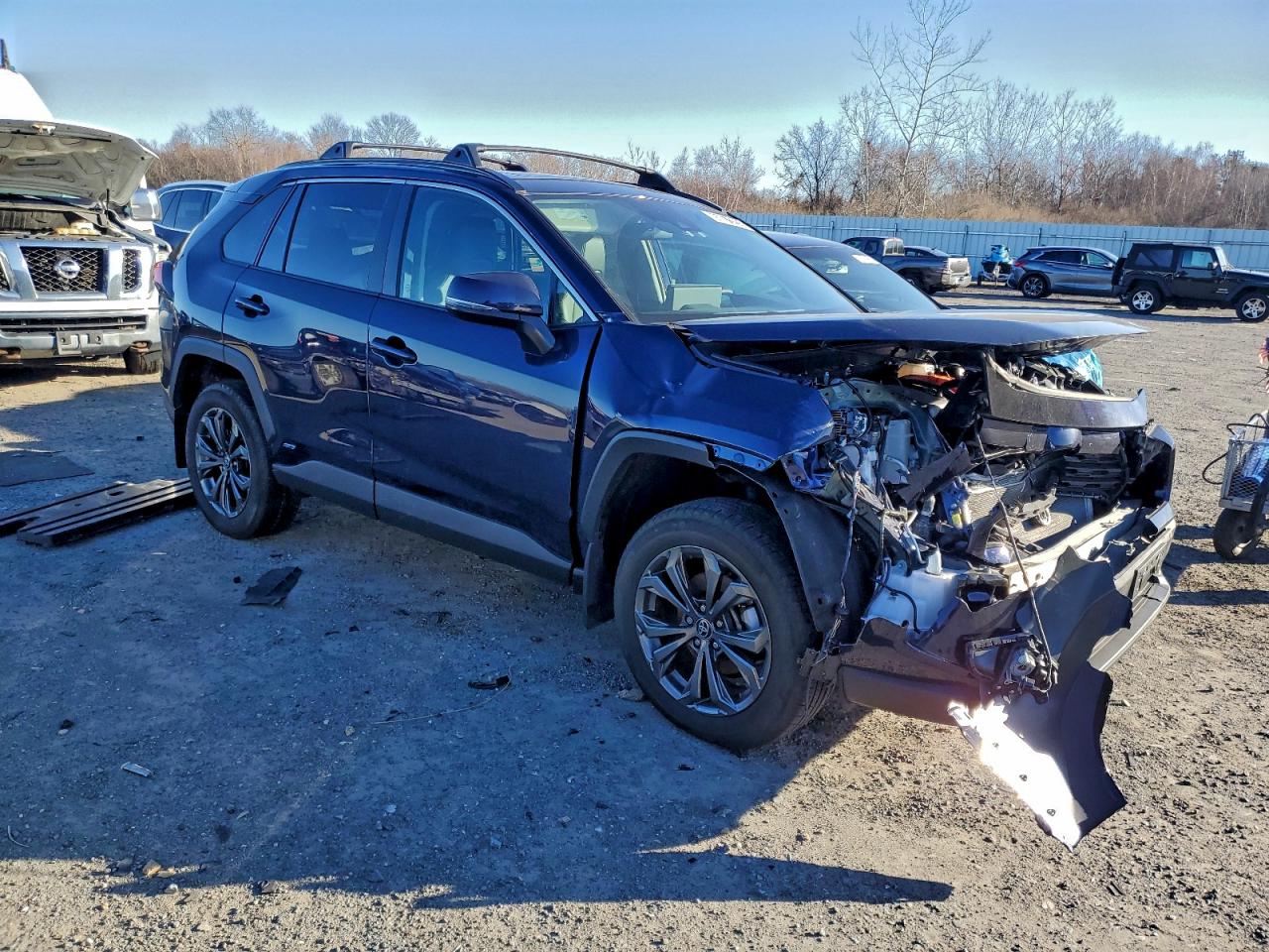 2024 TOYOTA RAV4 XLE PREMIUM photo 4