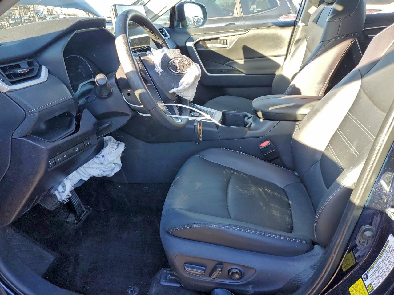 2024 TOYOTA RAV4 XLE PREMIUM photo 7