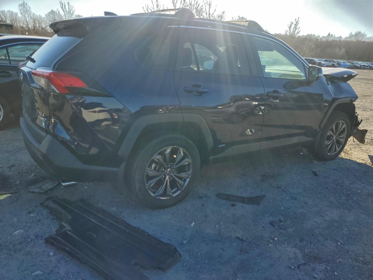 2024 TOYOTA RAV4 XLE PREMIUM photo 3