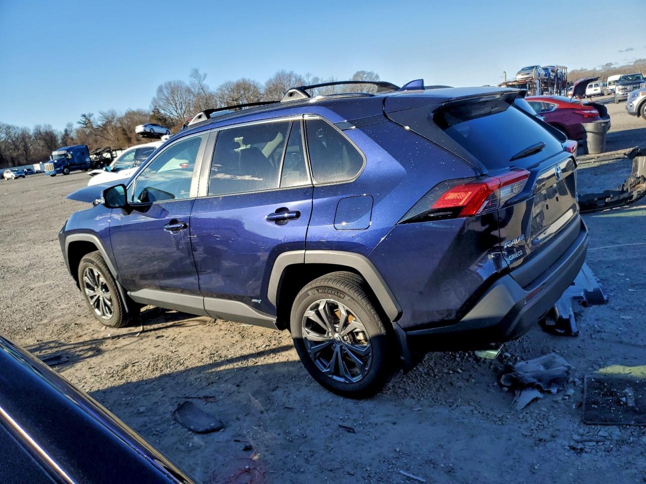 2024 TOYOTA RAV4 XLE PREMIUM photo 2