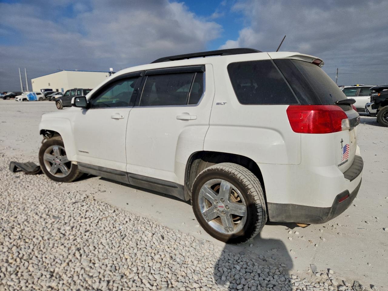 2013 GMC TERRAIN SLT photo 2