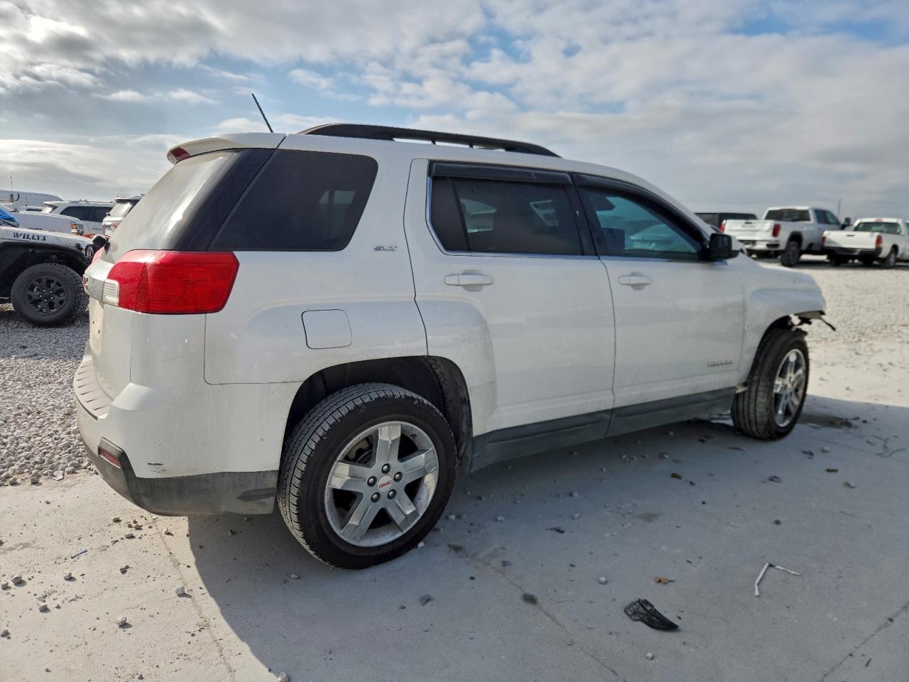 2013 GMC TERRAIN SLT photo 3