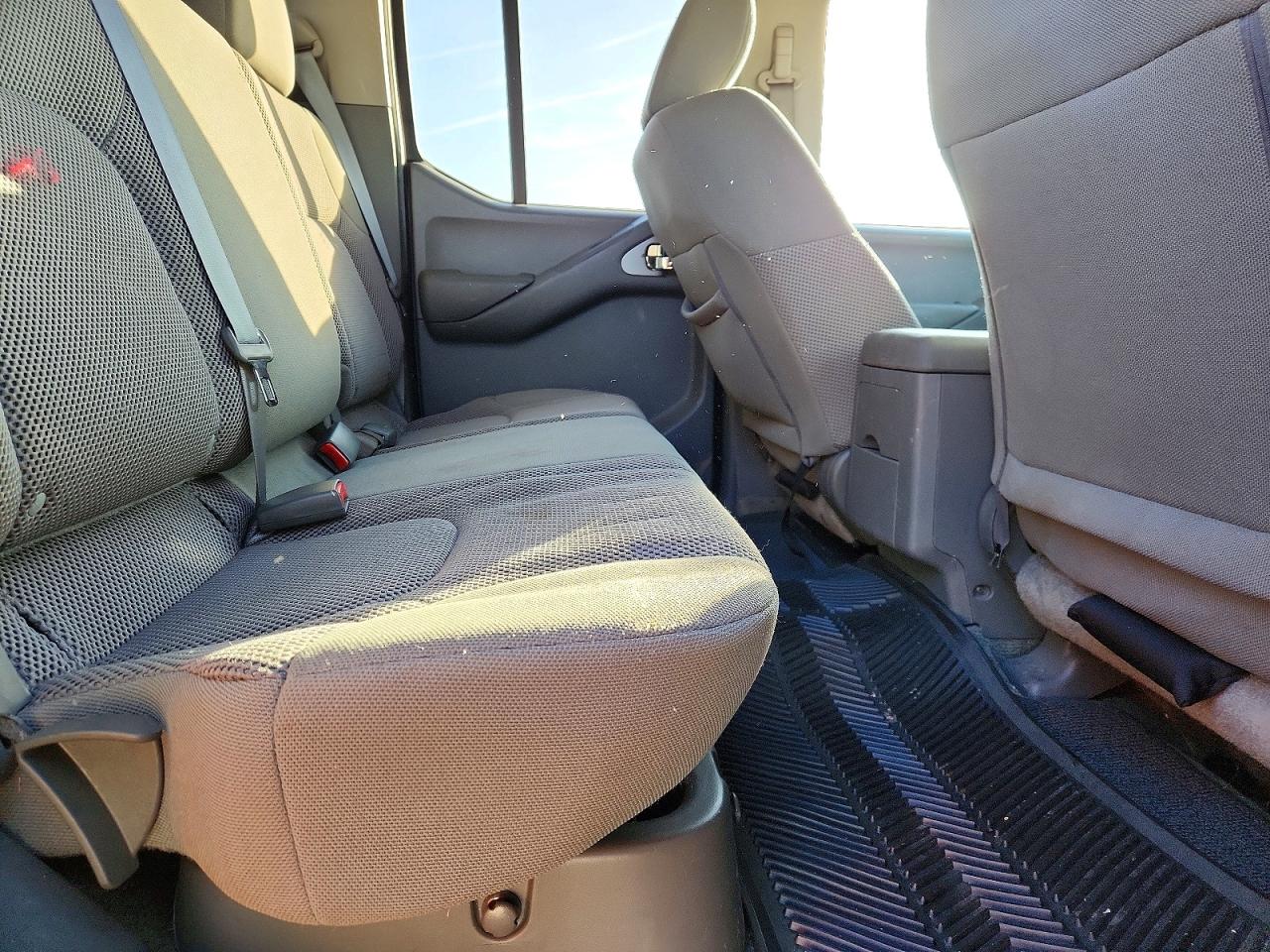 2018 NISSAN FRONTIER S photo 10