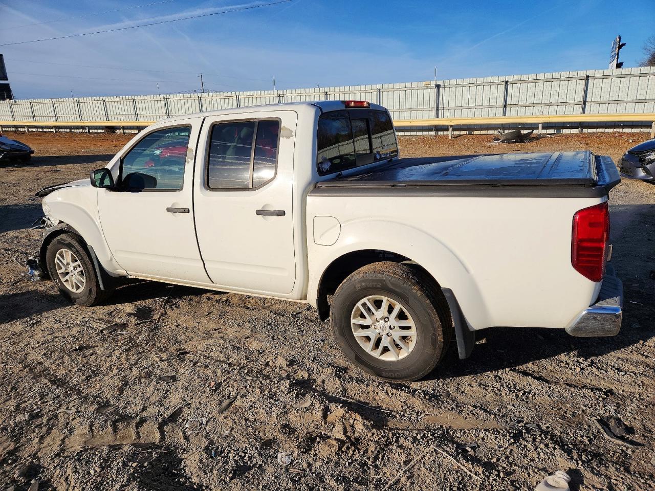 2018 NISSAN FRONTIER S photo 2