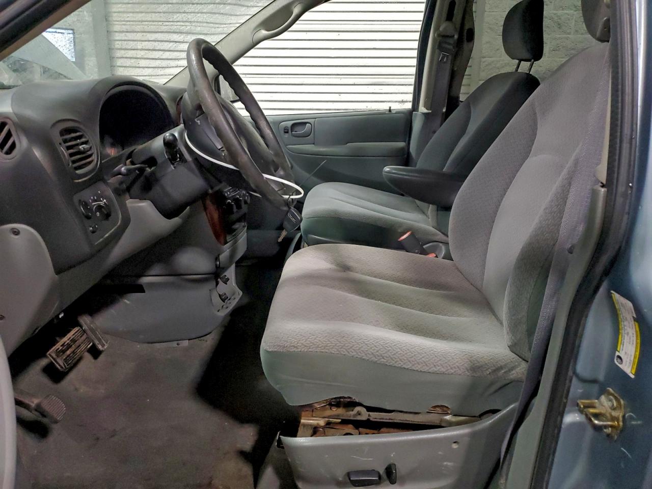 2006 CHRYSLER TOWN & COUNTRY LX photo 7