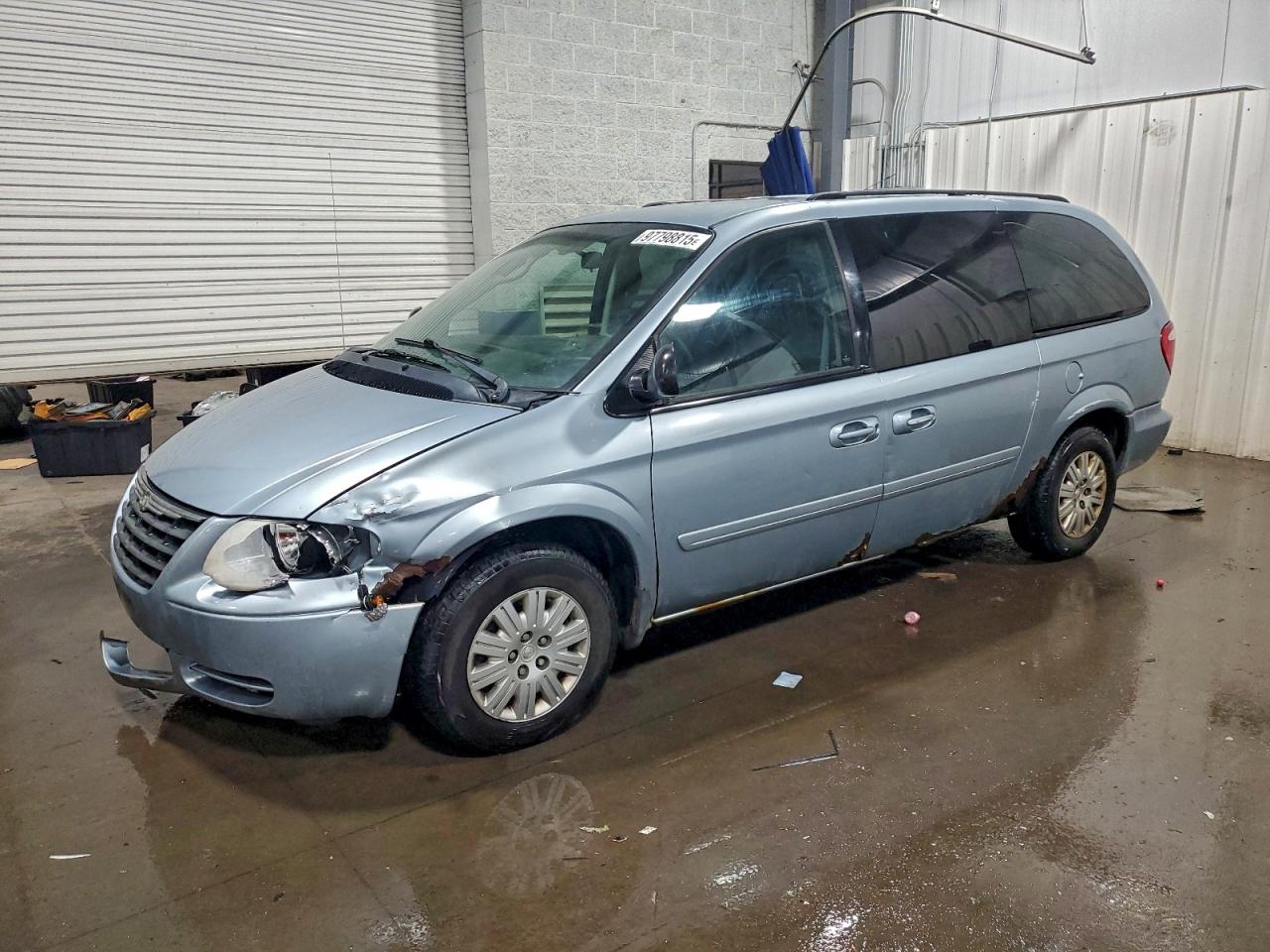 2006 CHRYSLER TOWN & COUNTRY