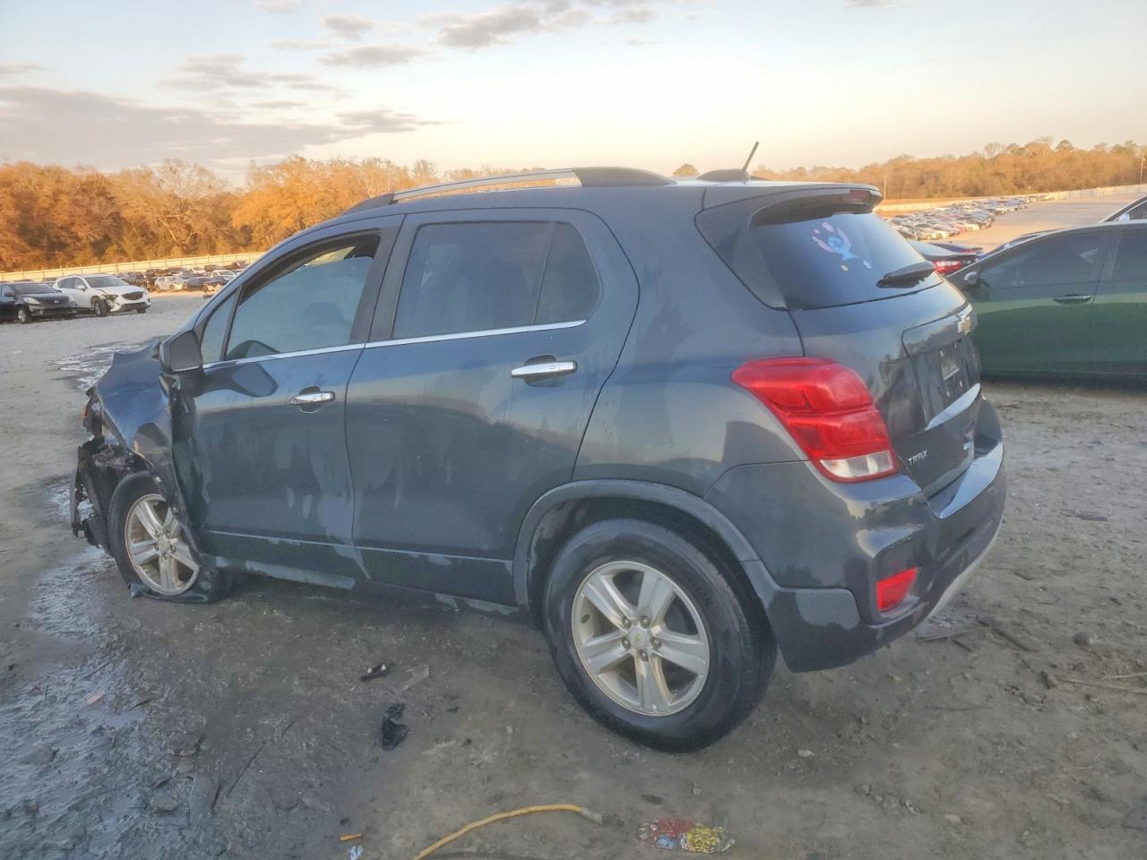 2018 CHEVROLET TRAX 1LT photo 3