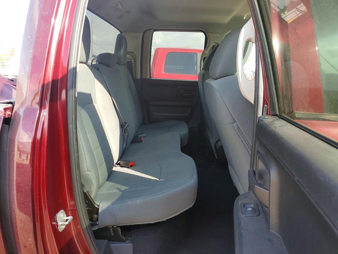 2016 RAM 1500 ST photo 10