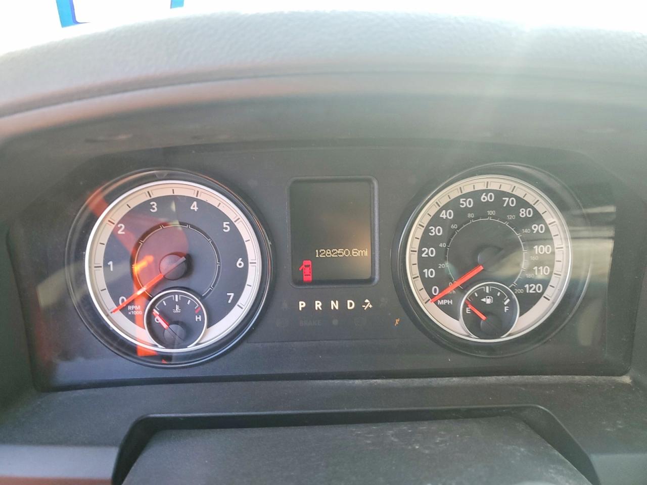 2016 RAM 1500 ST photo 9