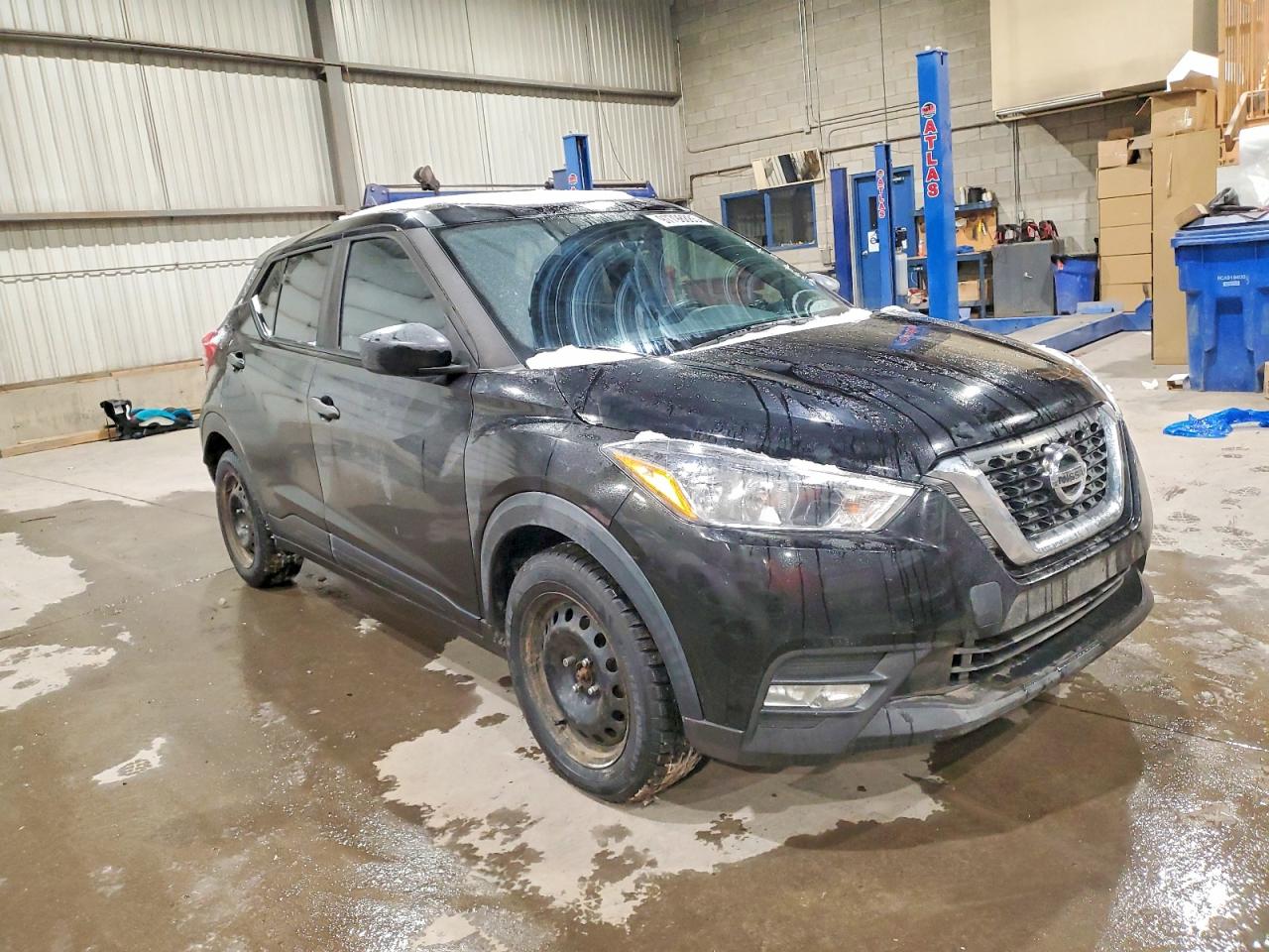 2019 NISSAN KICKS S photo 4