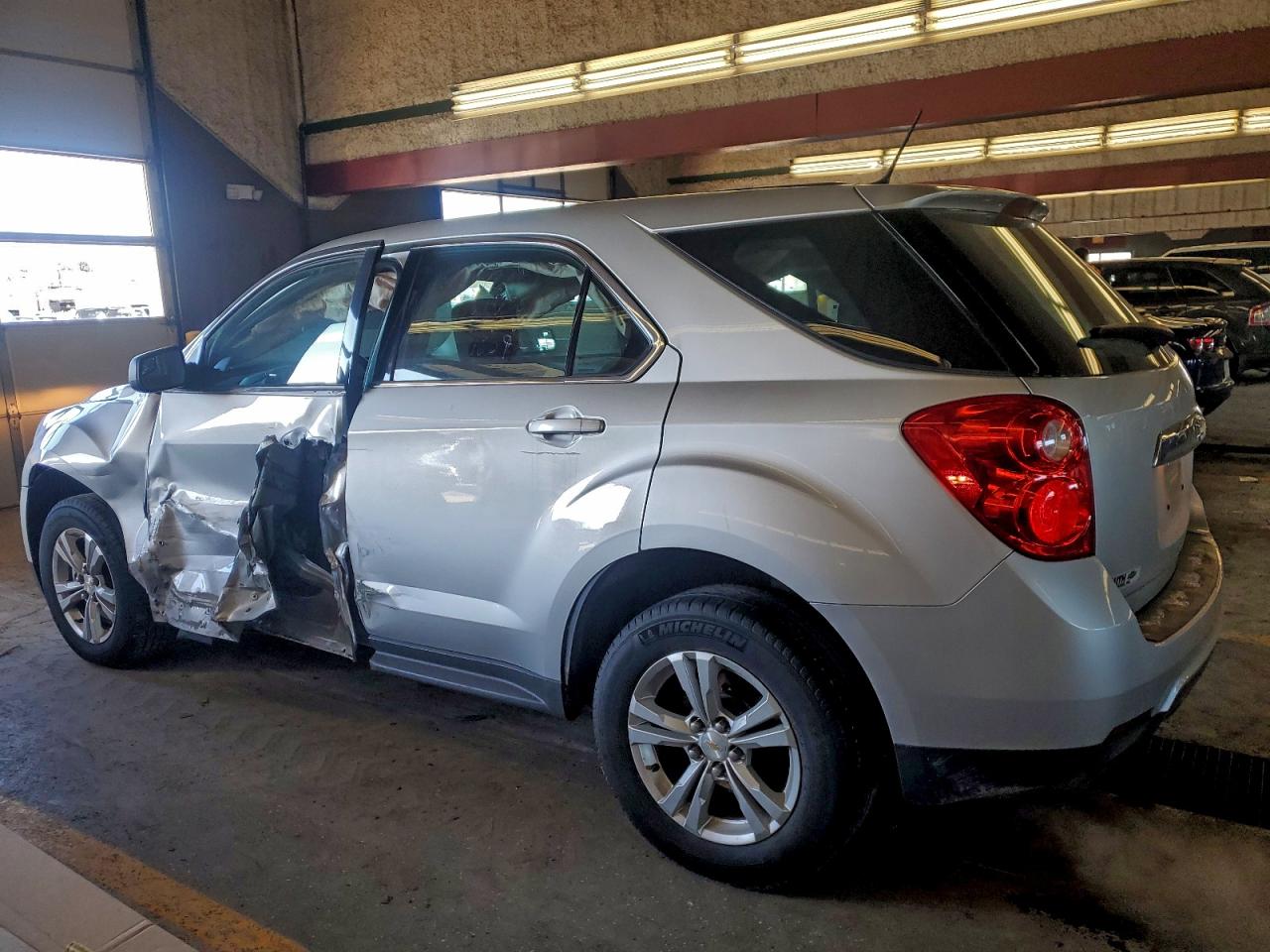 2014 CHEVROLET EQUINOX LS photo 3