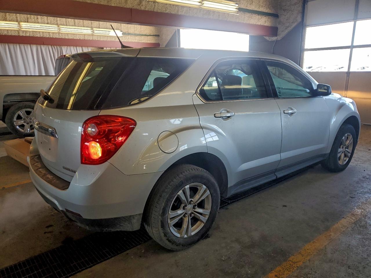 2014 CHEVROLET EQUINOX LS photo 5