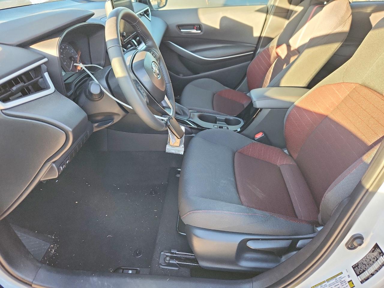2025 TOYOTA COROLLA SE photo 13