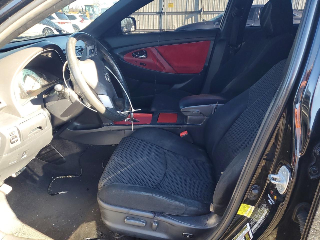 2011 TOYOTA CAMRY BASE photo 7