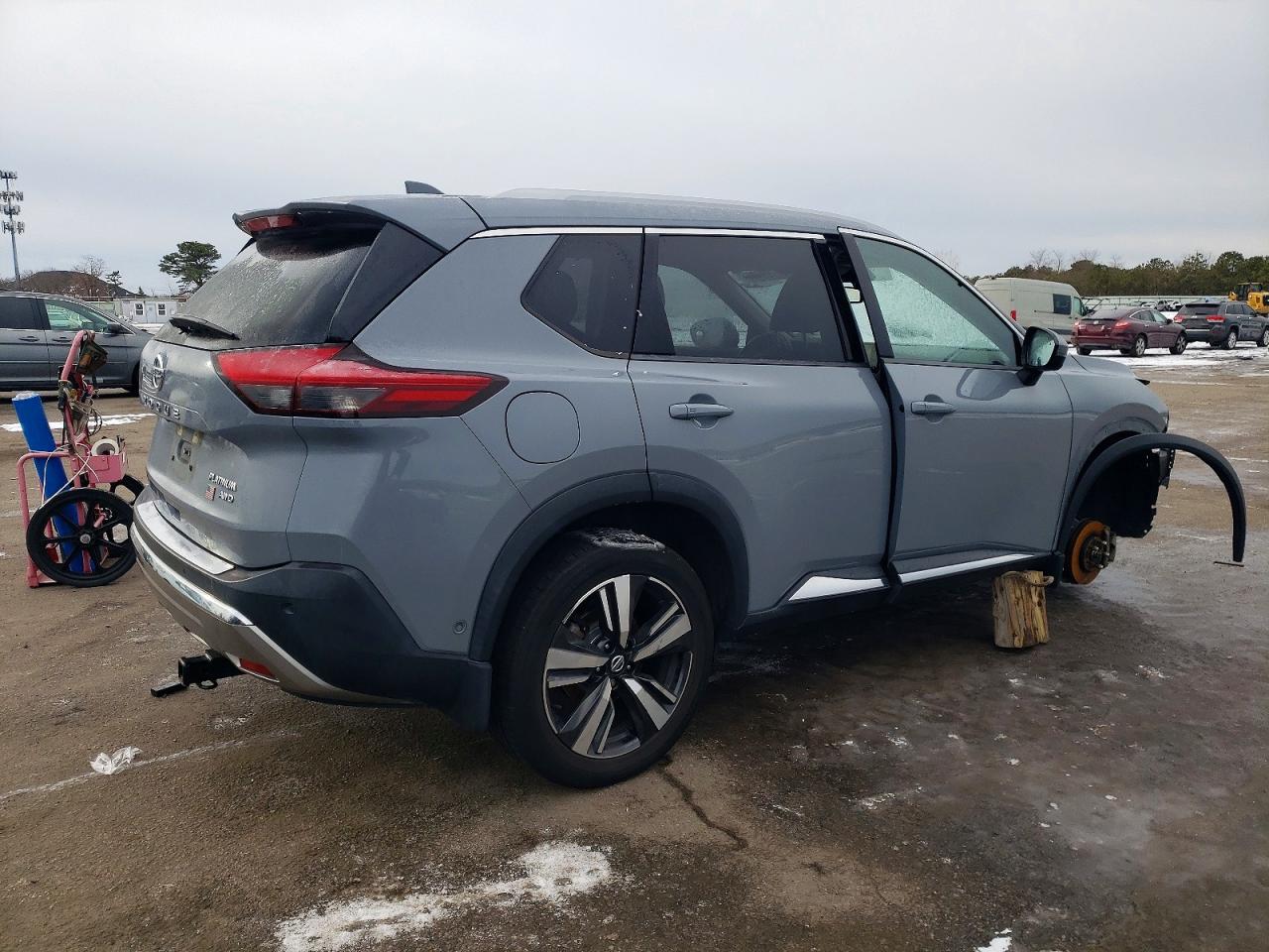 2021 NISSAN ROGUE PLATINUM photo 3