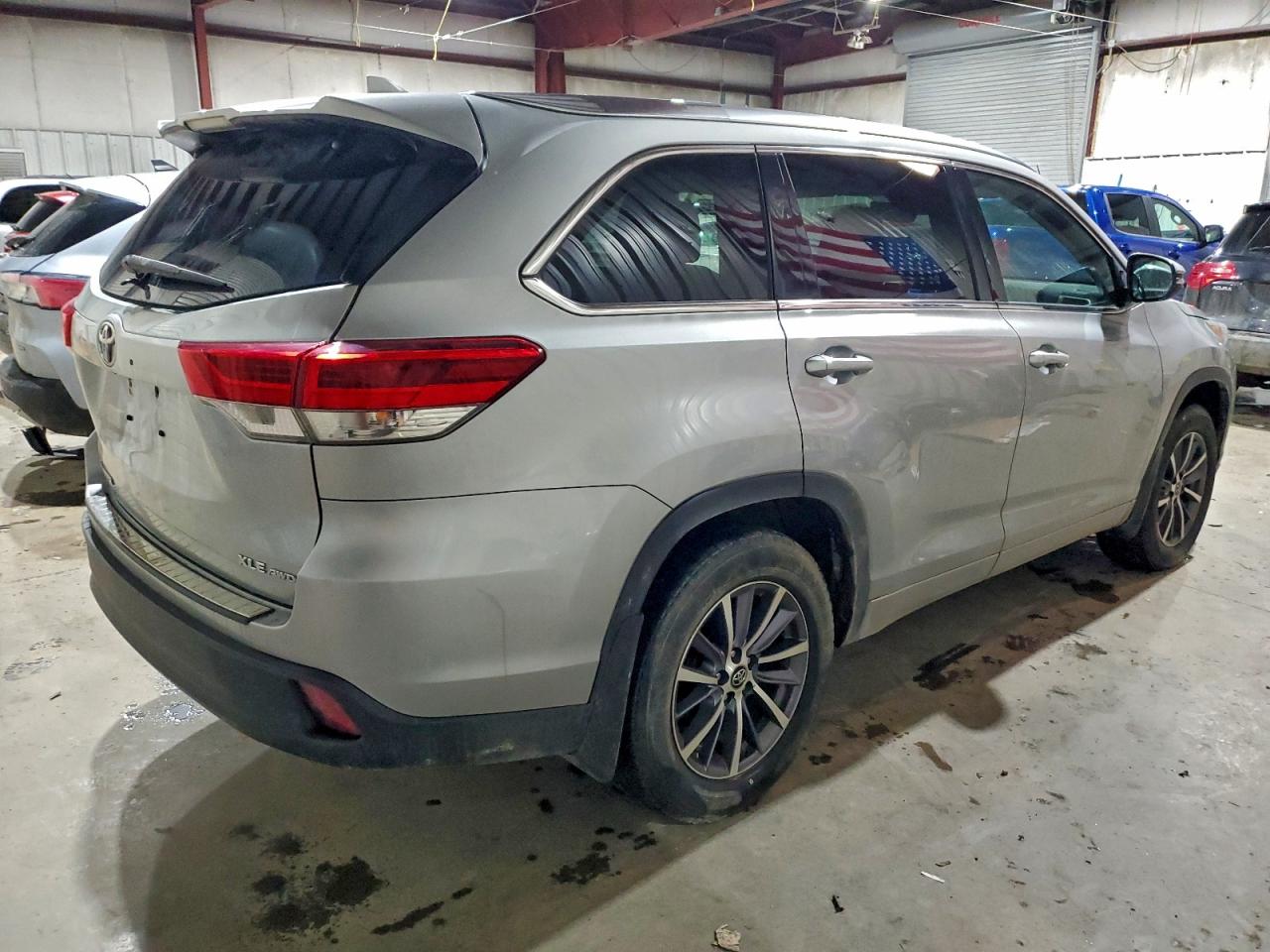 2018 TOYOTA HIGHLANDER SE photo 3