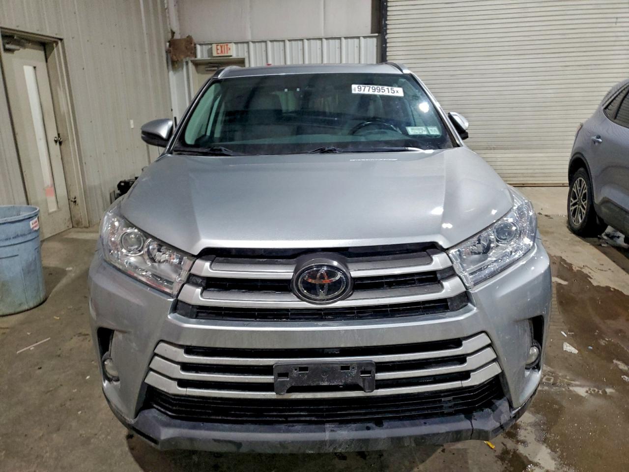 2018 TOYOTA HIGHLANDER SE photo 5