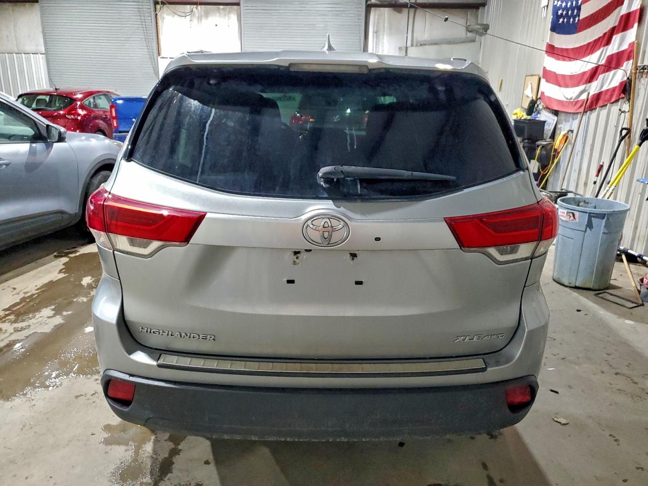2018 TOYOTA HIGHLANDER SE photo 6