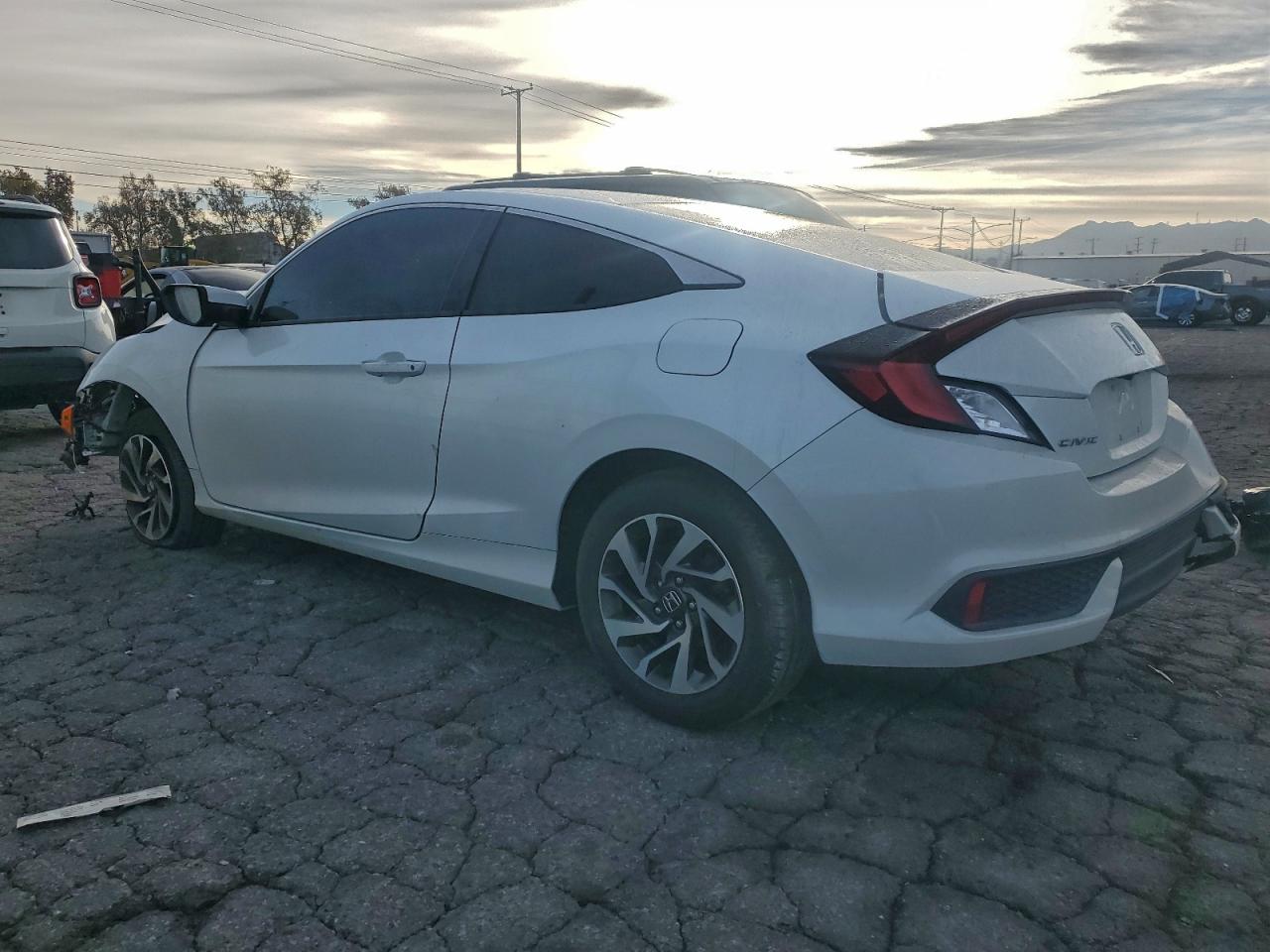 2020 HONDA CIVIC LX photo 2